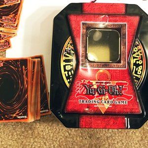 YUGIOH *RARE* 2004* TOTAL DEFENSE SHOGUN TIN + 150 CARDS SHONEN JUMPS KONAMI TCG
